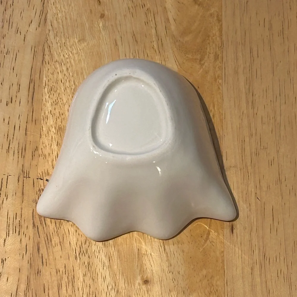 Set of 4 Ceramic Halloween Ghost Shaped Nesting Measuring Cups By The Bake Shop